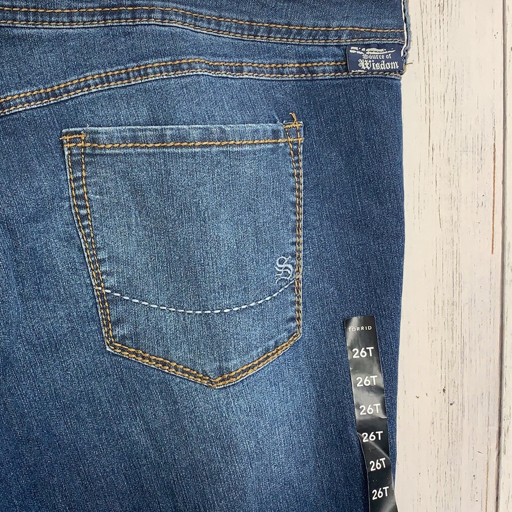 NWT Torrid Isabella Medium Slim Boot Jeans - Picture 12 of 13